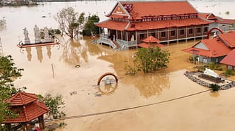 Typhoon Bualoi (News Central TV)