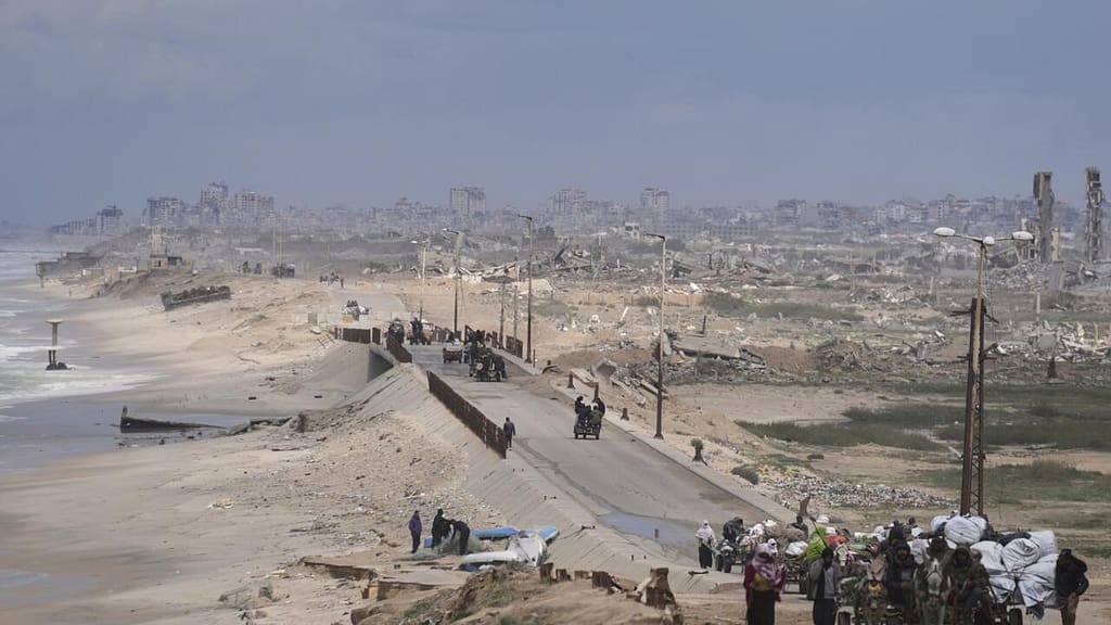 Israel Announces Major Gaza Land Seizures, Forcing More Palestinians to Flee