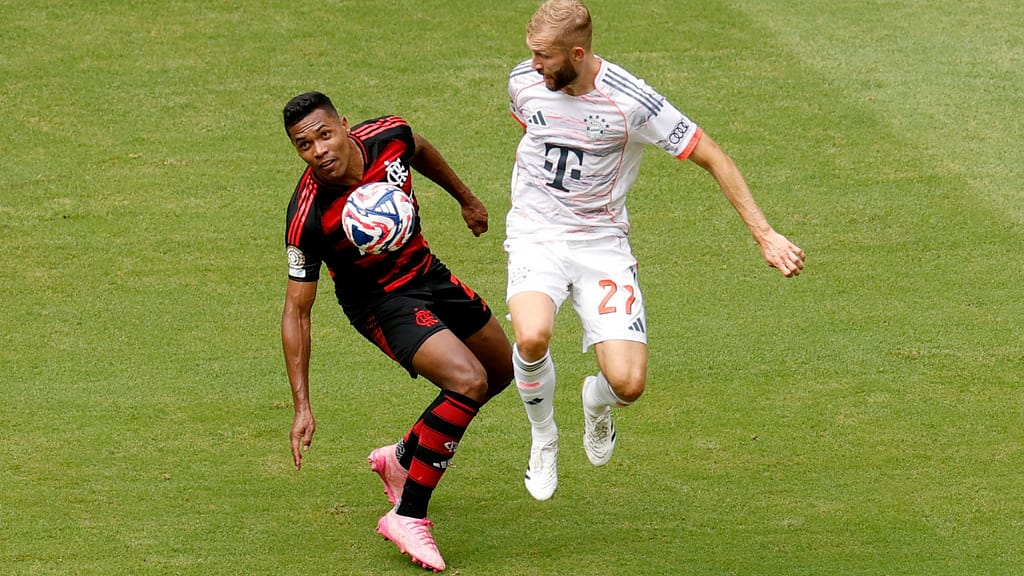 Kane Brace Sends Bayern Through in Club World Cup Thriller