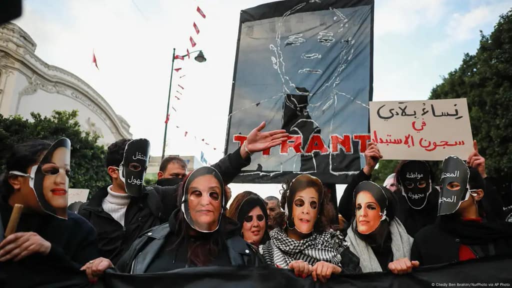 Six Tunisian Defendants Go on Hunger Strike Over Ongoing Political Trial