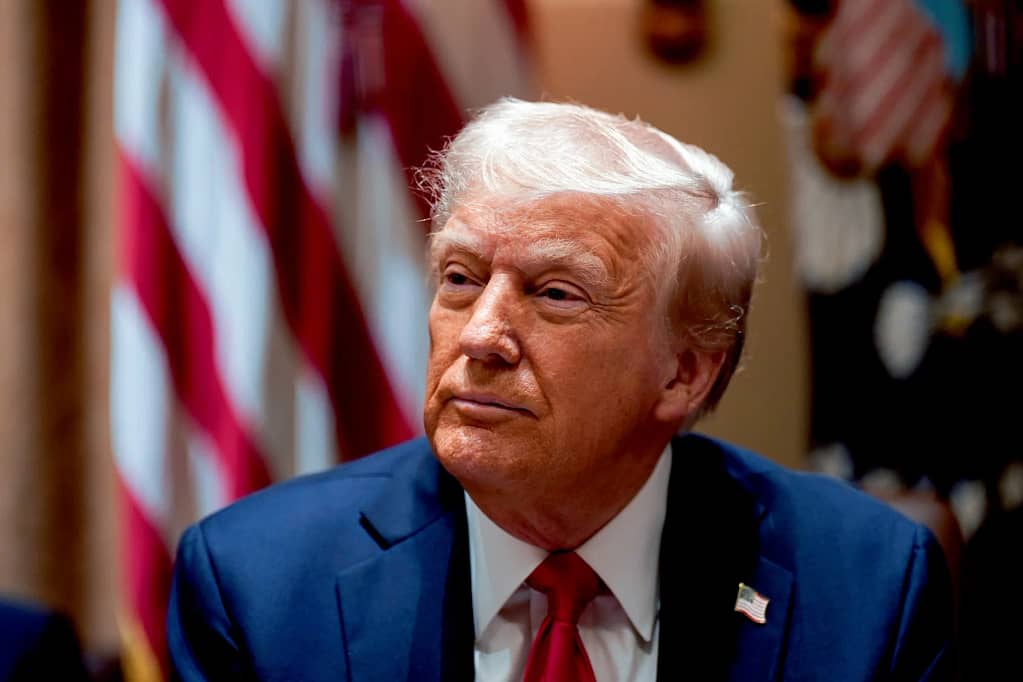 Trump Orders Sweeping Job Cuts Across US Federal Agencies