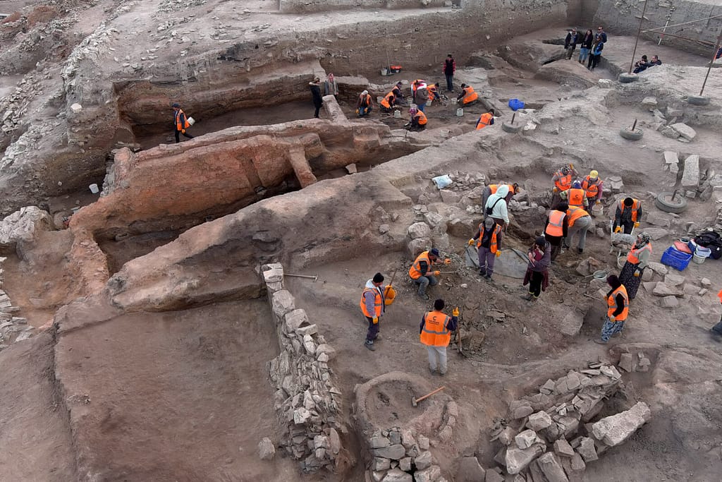 Archaeologists Find 4,400-Year-Old Jade Seal in Western Türkiye