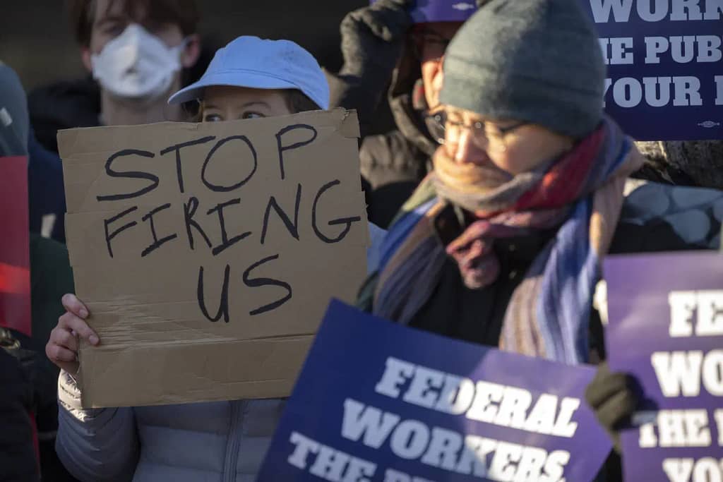 U.S. Judge Orders Agencies to Rehire Thousands of Fired Workers