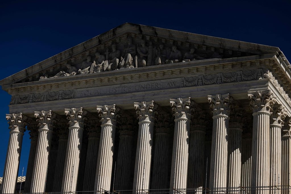 The United States Supreme Court has permitted the Trump administration to proceed—at least temporarily—with plans to revoke legal status from more than half a million migrants from Cuba, Haiti, Nicaragua, and Venezuela.