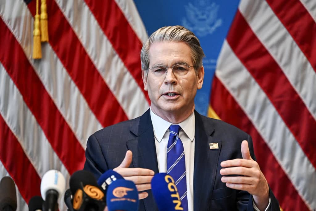 US and China Agree to Slash Tariffs, Easing Trade War Tensions