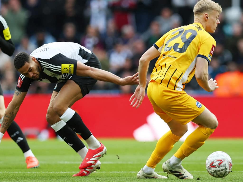 Brighton Overcome Newcastle 2-1 in FA Cup Drama with Welbeck's Late Strike