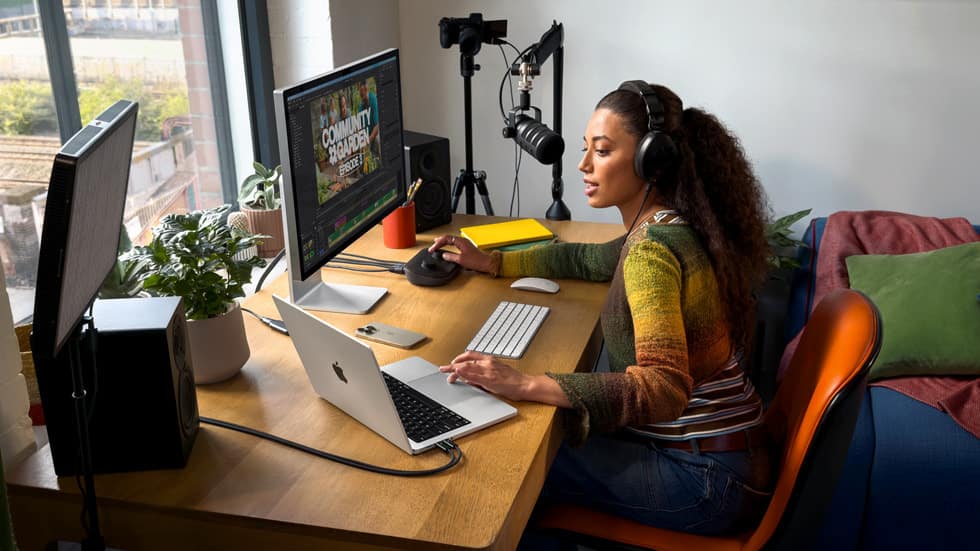 Apple (News Central TV)