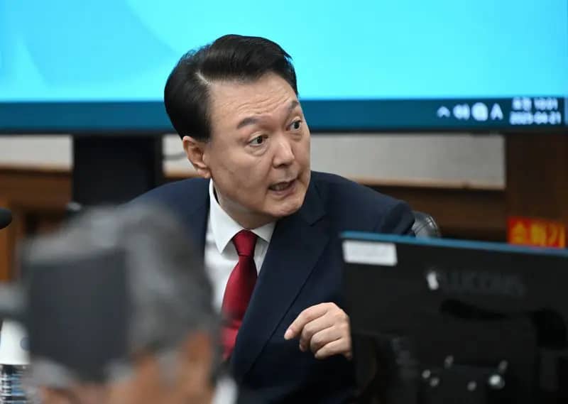*South Korean Court Rejects Arrest Warrant for Ex-President Yoon Suk Yeol