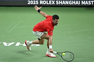 Djokovic Falls to Qualifier Vacherot in Shanghai